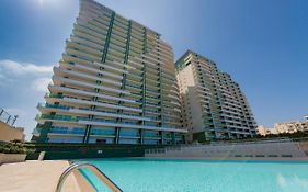 Luxury Apt W/ Side Seaviews And Pool, Top Location