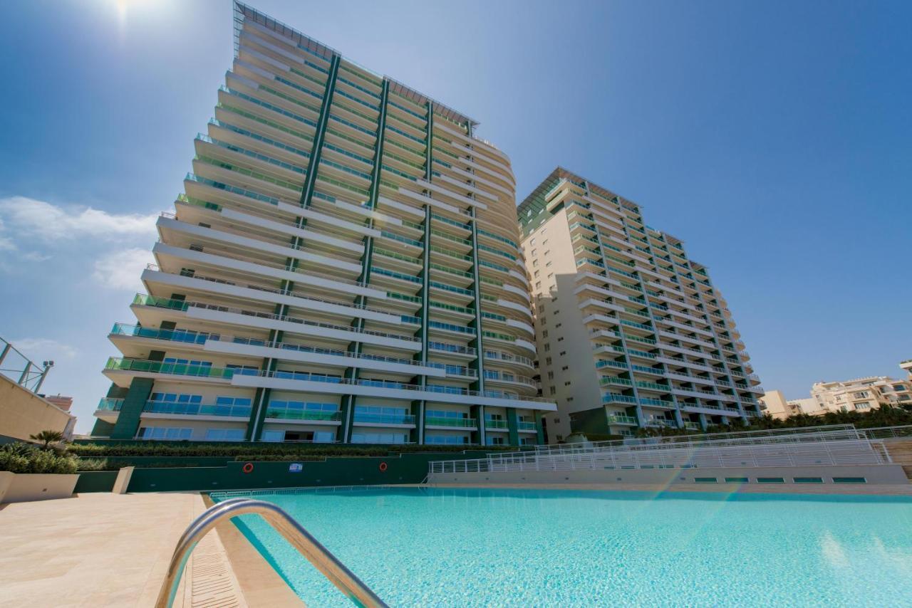 Luxury Apt W/ Side Seaviews And Pool, Top Location Sliema Esterno foto