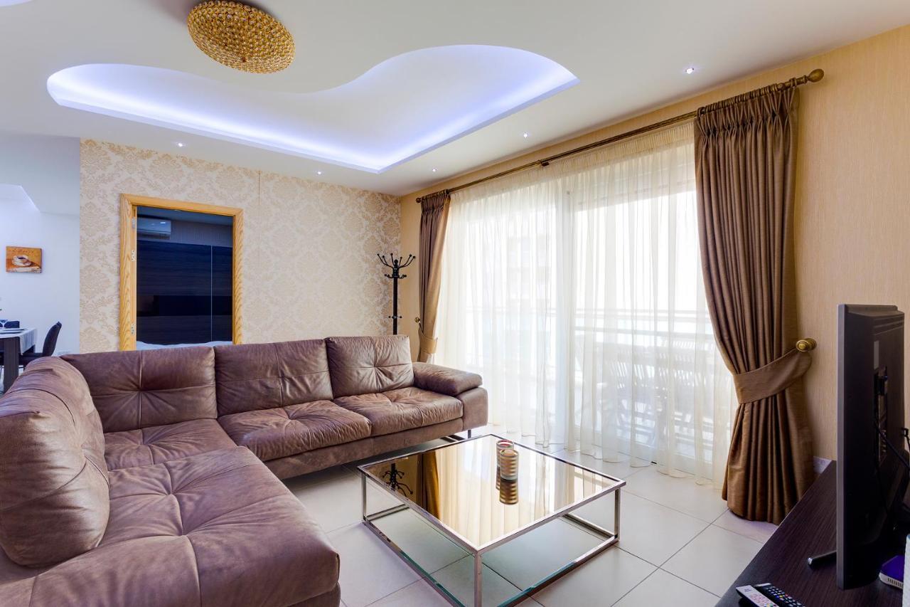 Luxury Apt W/ Side Seaviews And Pool, Top Location Sliema Esterno foto