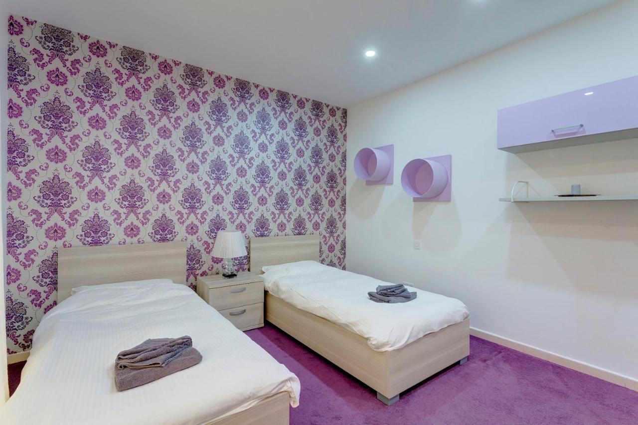 Luxury Apt W/ Side Seaviews And Pool, Top Location Sliema Esterno foto