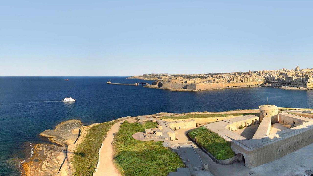 Luxury Apt W/ Side Seaviews And Pool, Top Location Sliema Esterno foto