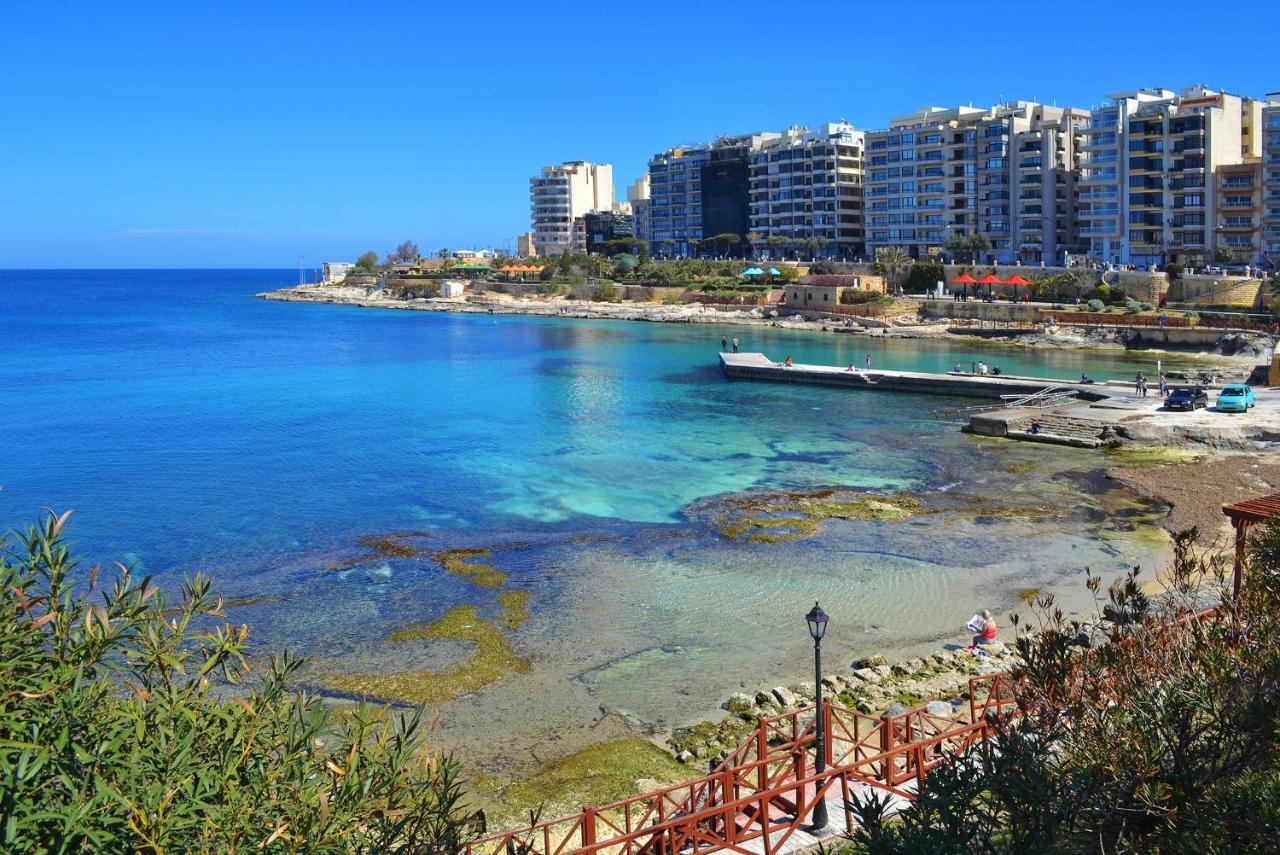 Luxury Apt W/ Side Seaviews And Pool, Top Location Sliema Esterno foto