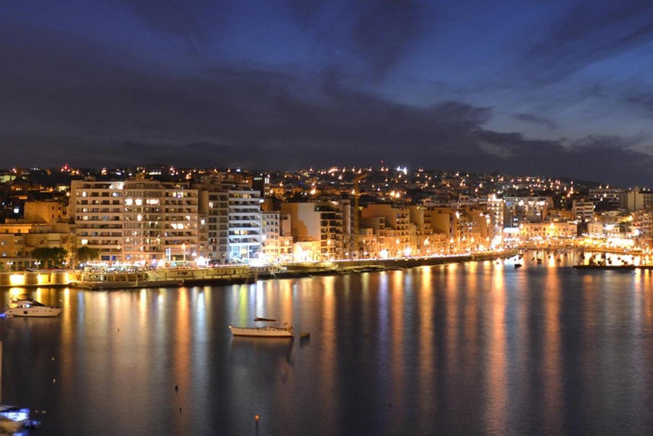 Luxury Apt W/ Side Seaviews And Pool, Top Location Sliema Esterno foto